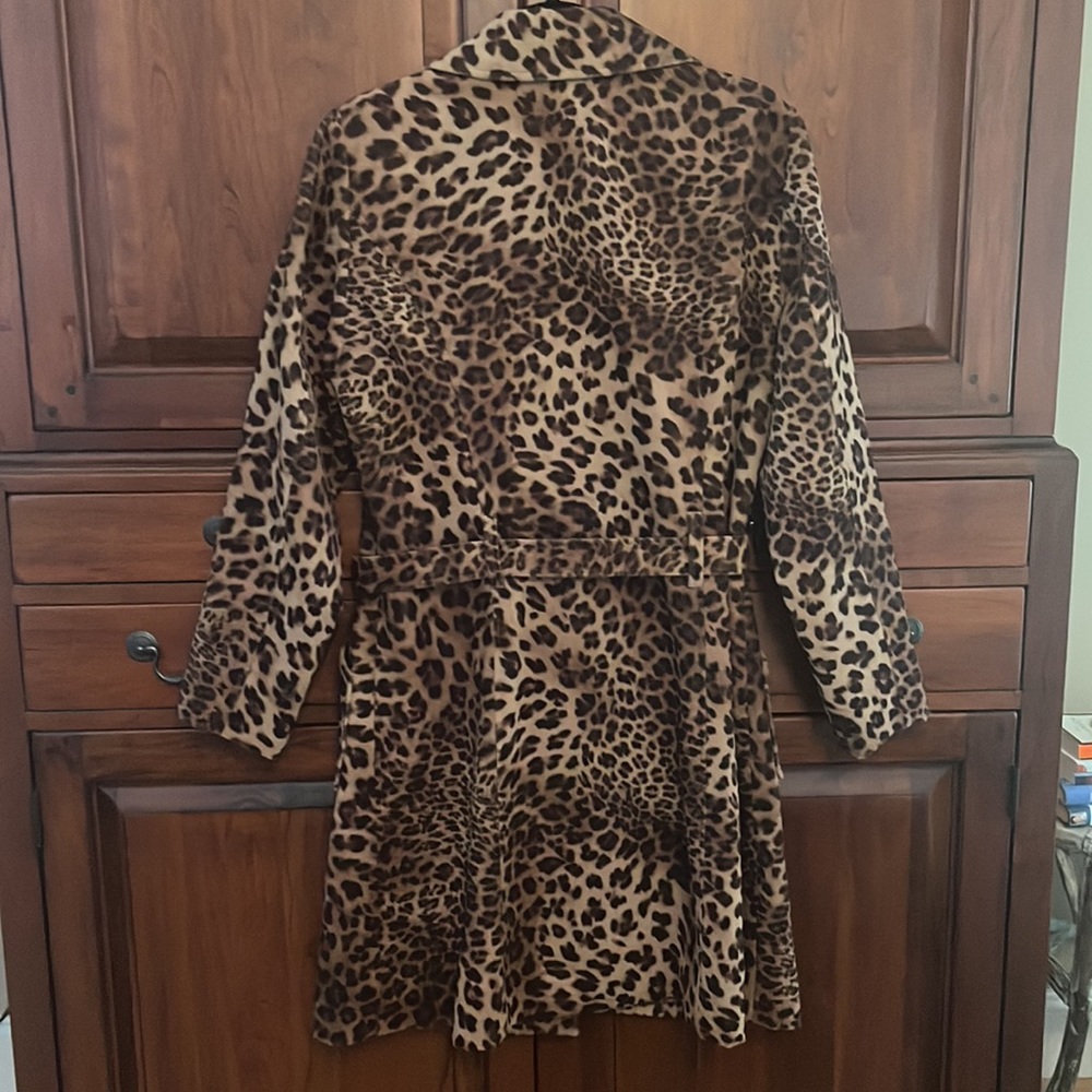 Bentley a. cheetah print Knee length coat, size large - Picture 2 of 8